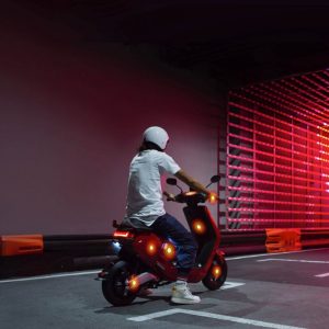 Scooter électrique de la marque NIU modèle MQi + coloris rouge